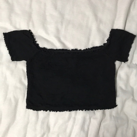 3/$30 🌺 Crop Top - Size M - Picture 2 of 2